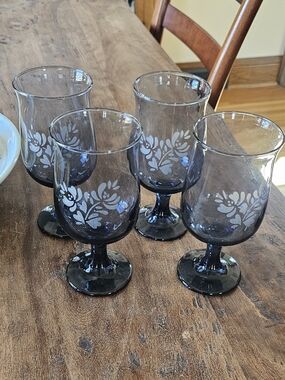 Pflatzgraff Set of 4 Yorktown Etched Blue Glass Goblets - Perfect barely Used